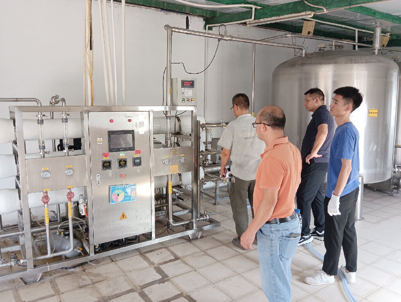 20251018反渗透设备现场安装图片1 (8).jpg